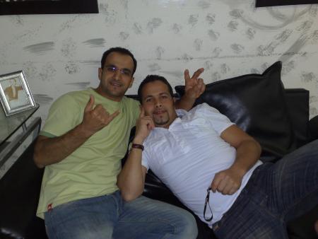 Avec Mostafa dans son Saloon de coiffure